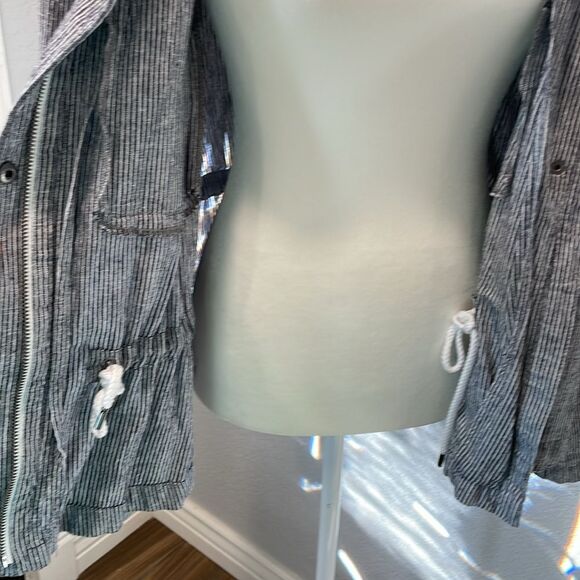 Loft Blue & White Stripe Linen Cotton Blend Cropped Jacket Size Large - Picture 7 of 10